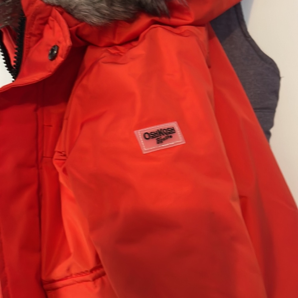 OshKosh B’Gosh winter snowsuit (jacket and bib pants) - Picture 4 of 10